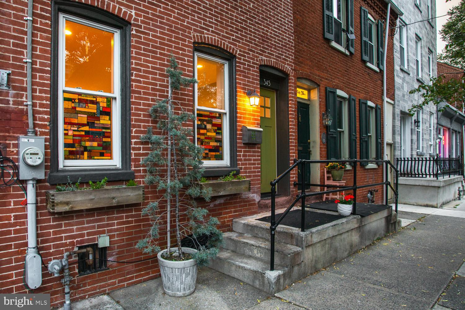 CHESTNUT HILL - Residential