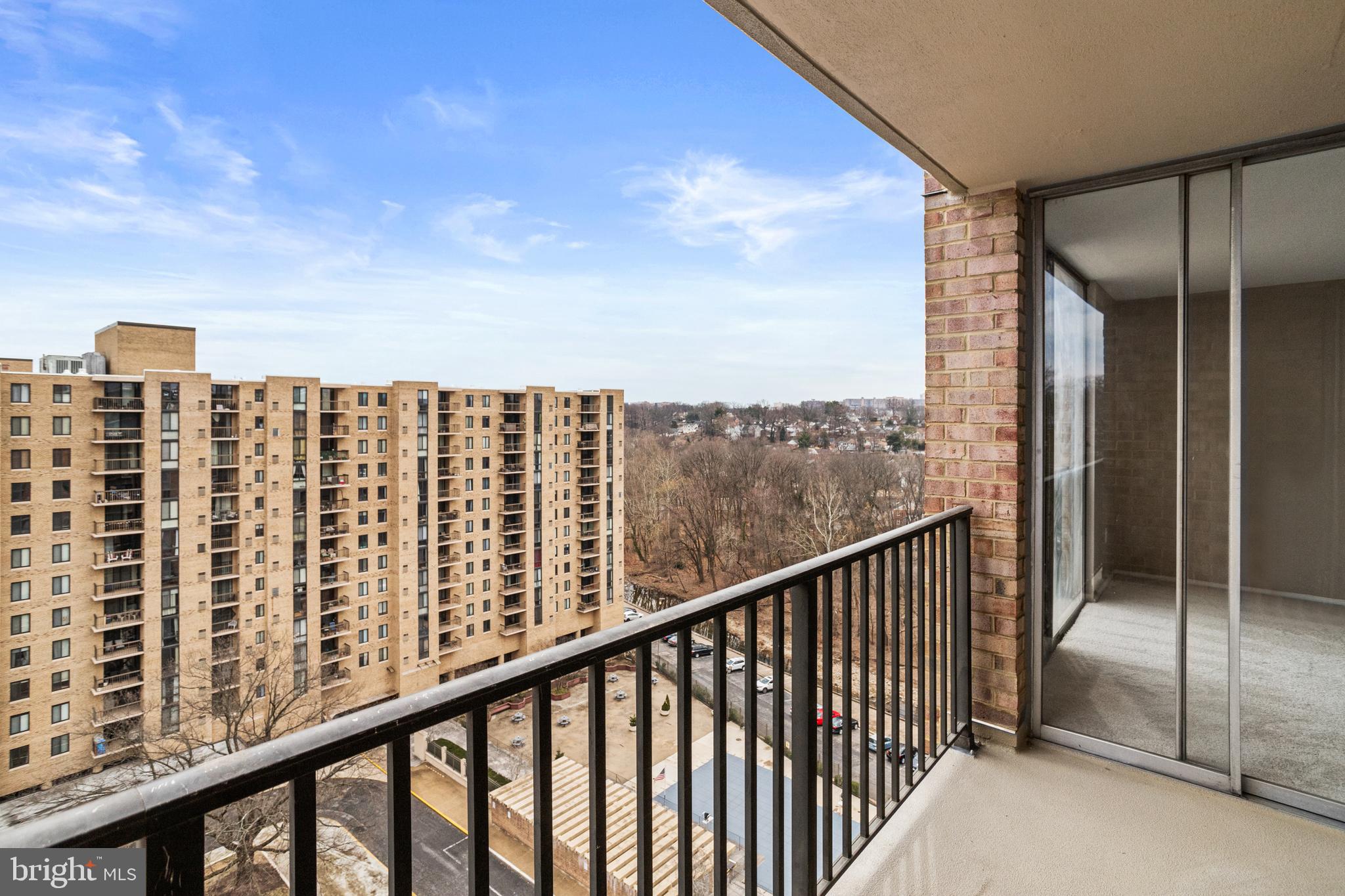 THE CARLTON - Residential