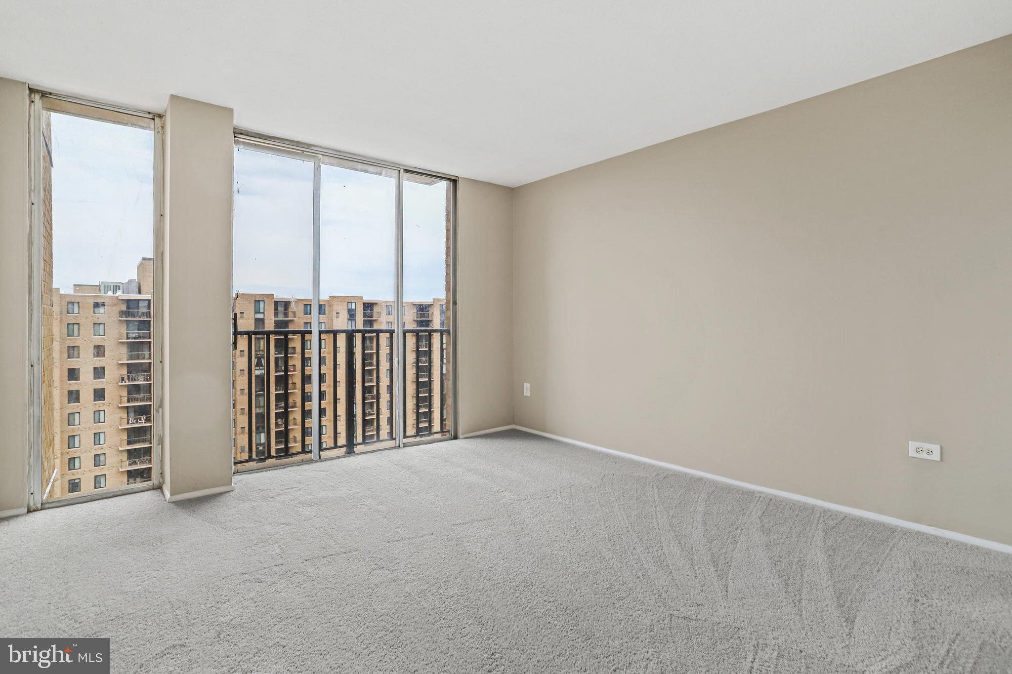 THE CARLTON - Residential