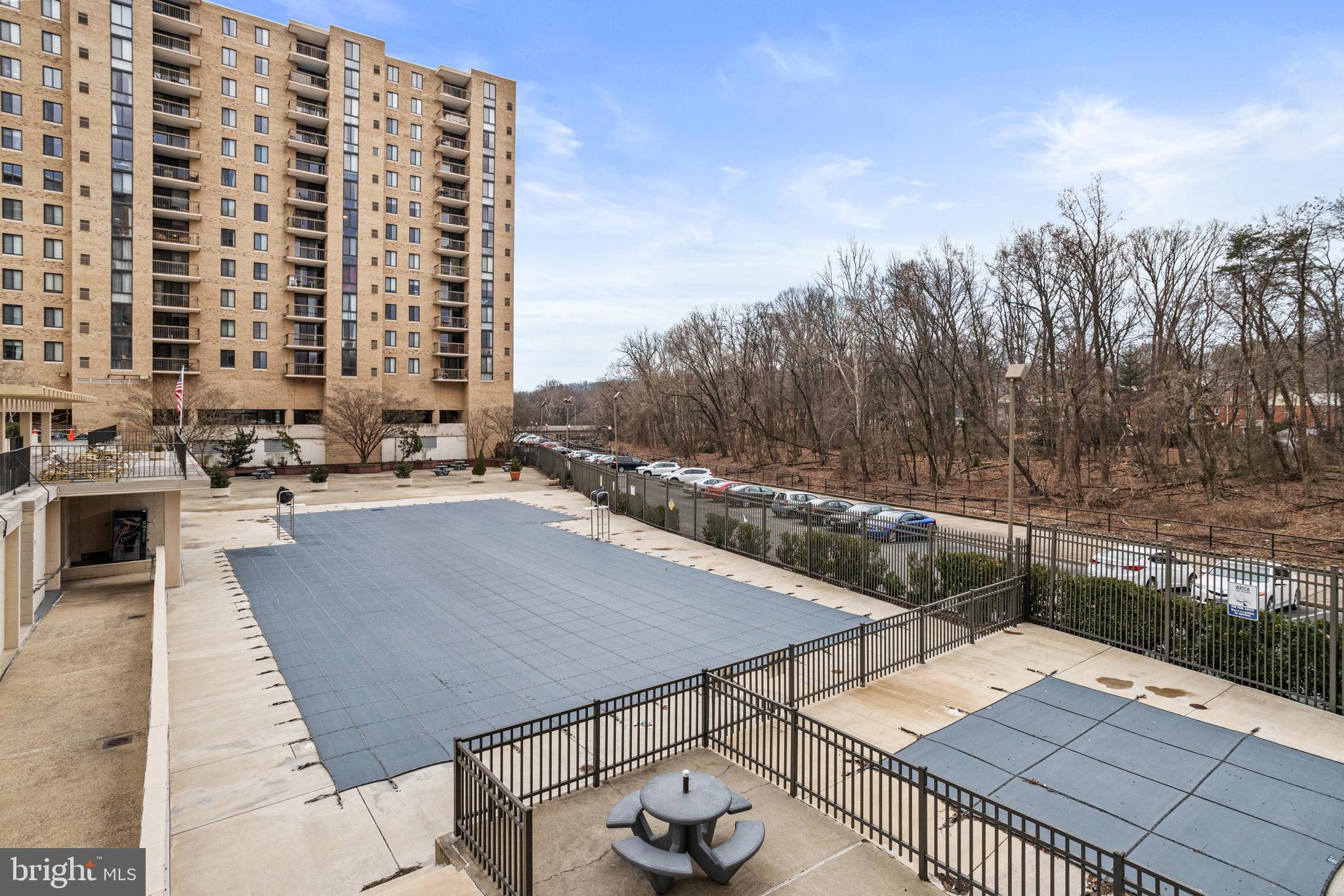 THE CARLTON - Residential