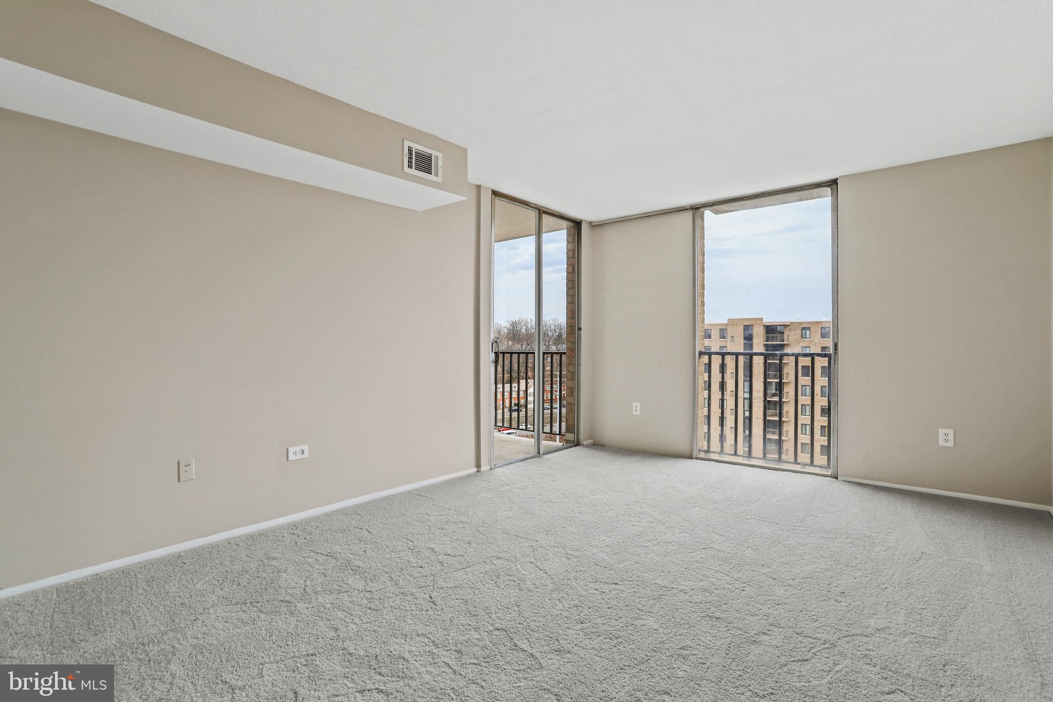 THE CARLTON - Residential