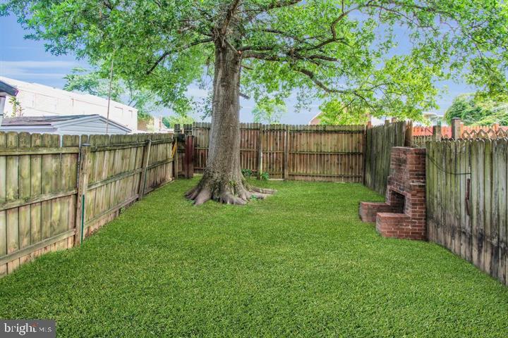 STAFFORD OAKS - Residential Lease