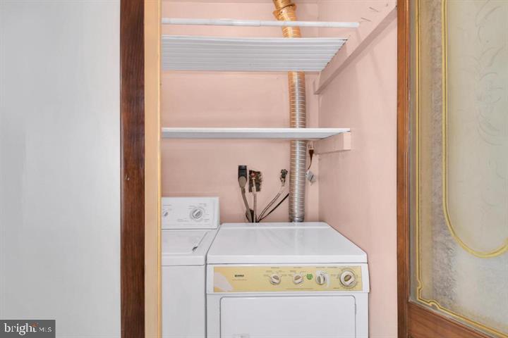 STAFFORD OAKS - Residential Lease