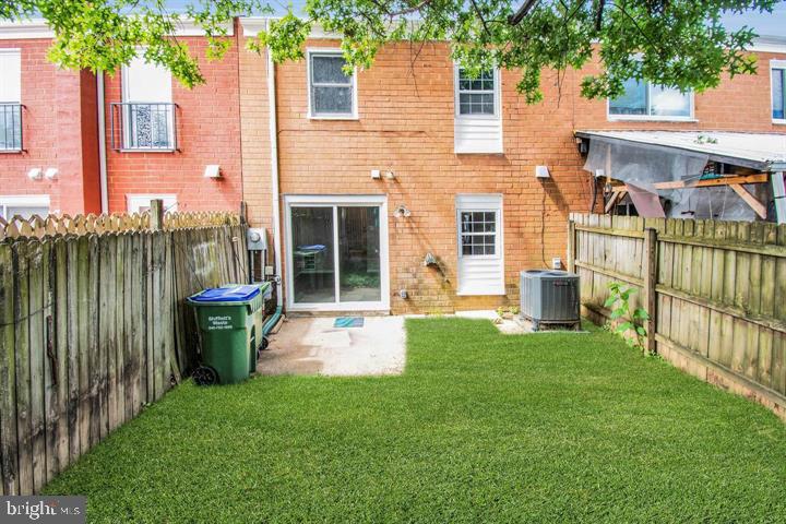 STAFFORD OAKS - Residential Lease