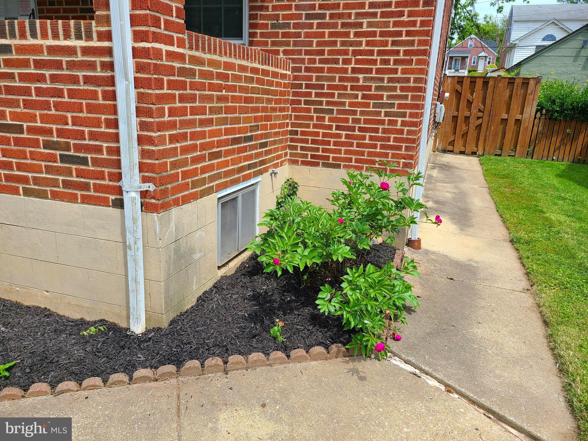 FULLERTON - Residential