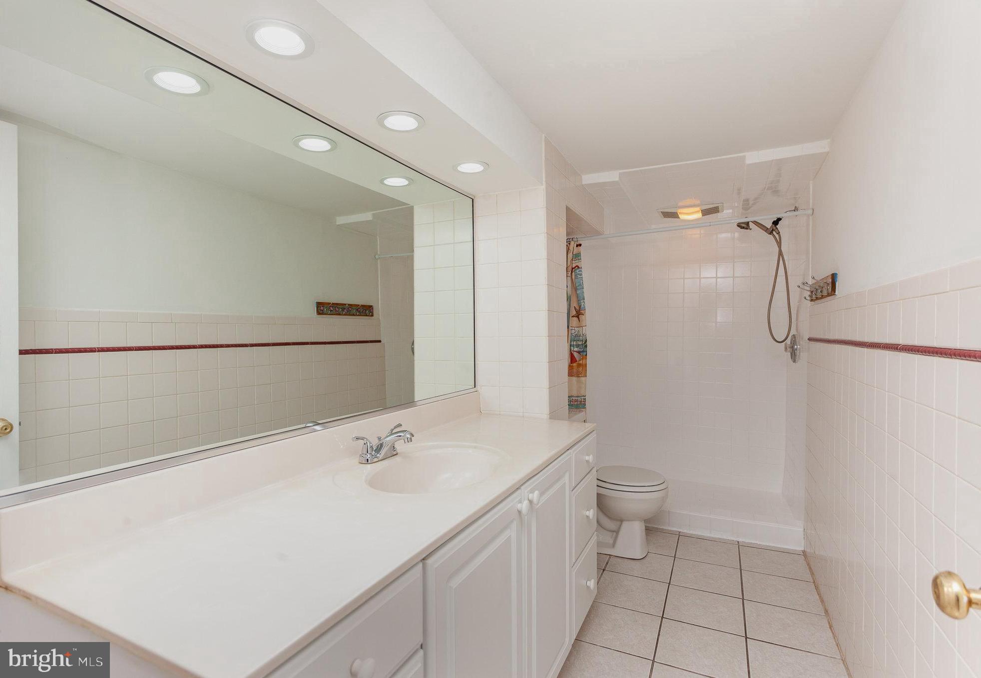 FULLERTON - Residential