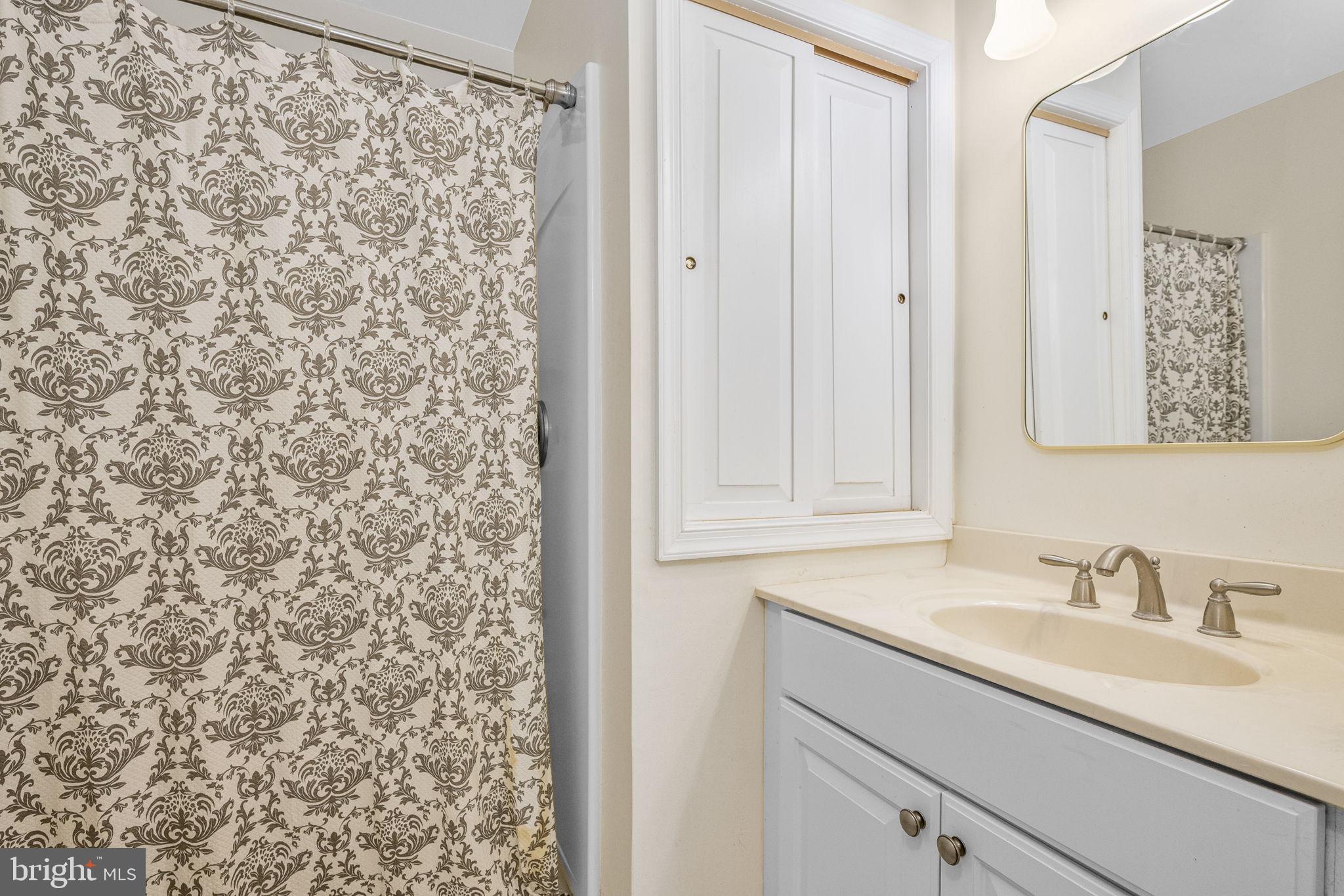 RHONDDA - Residential Lease