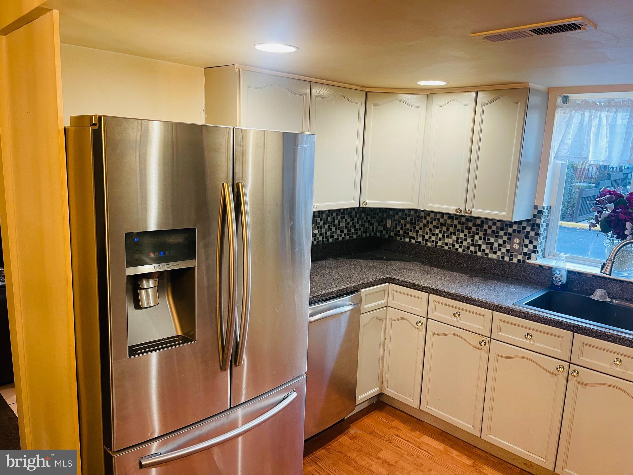 FOUNTAIN POINTE - Residential