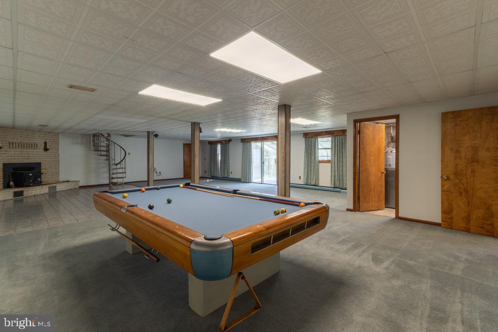 FOREST HILLS - Residential