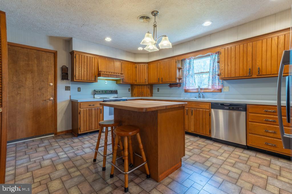 FOREST HILLS - Residential