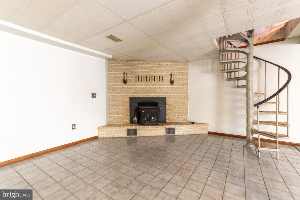 FOREST HILLS - Residential