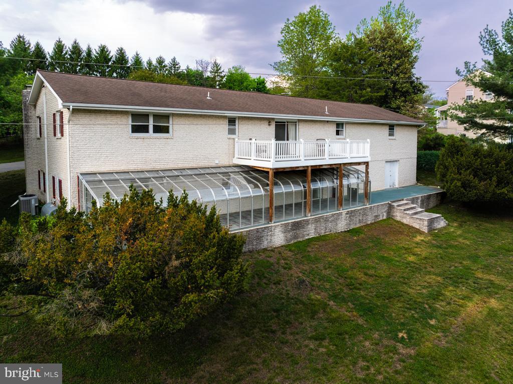 FOREST HILLS - Residential