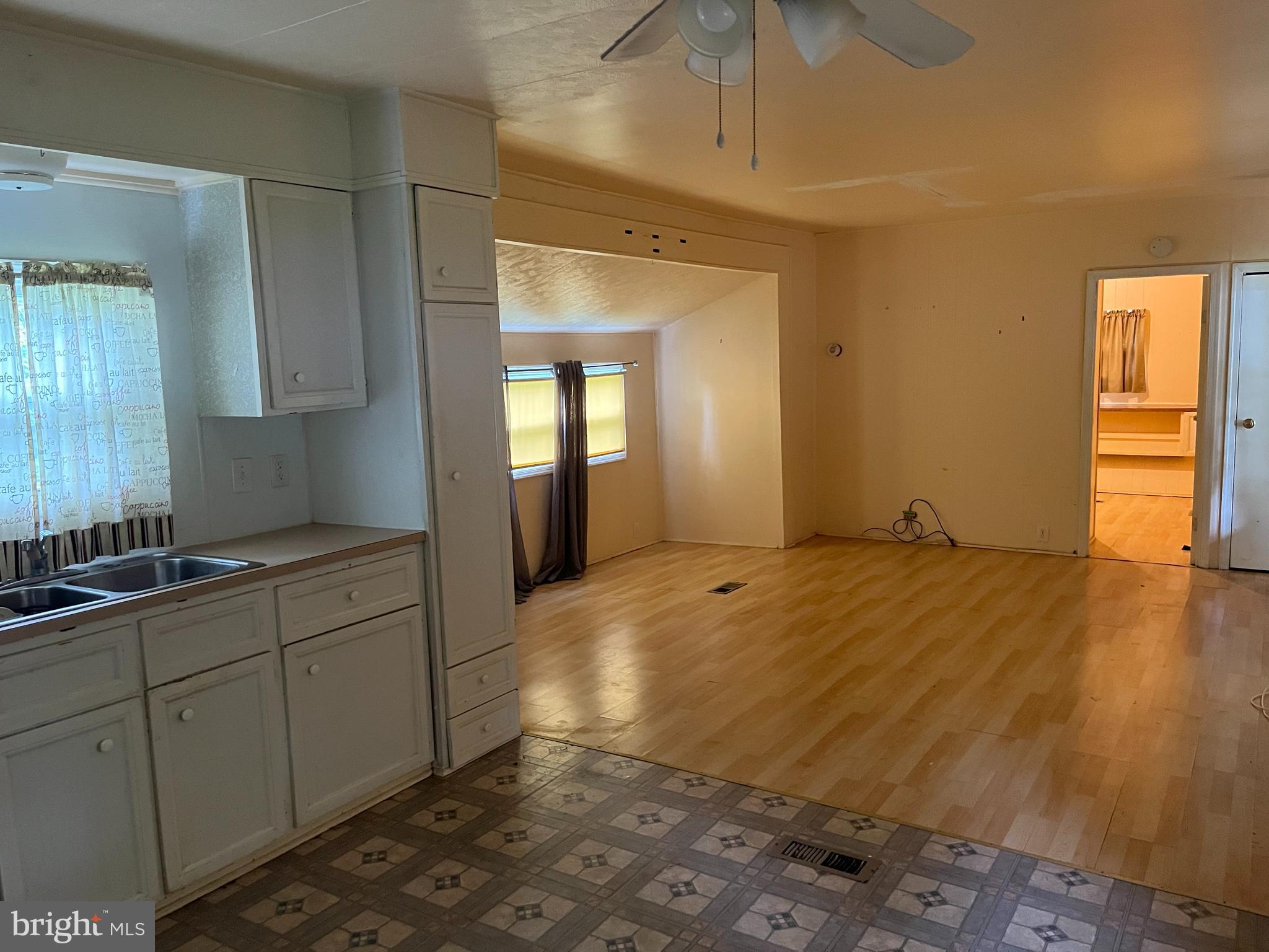 HILLANDALE HOMES - Residential