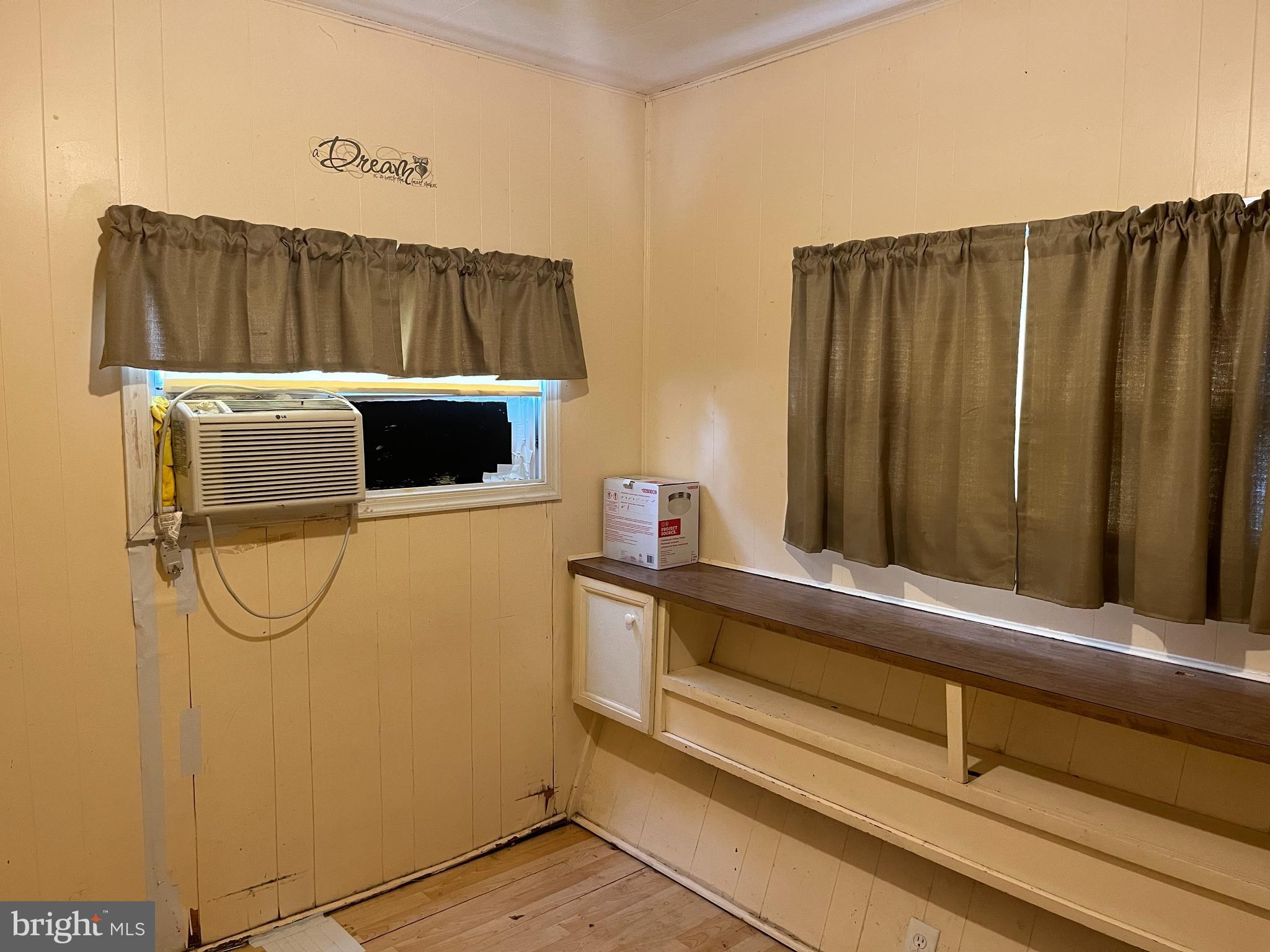 HILLANDALE HOMES - Residential