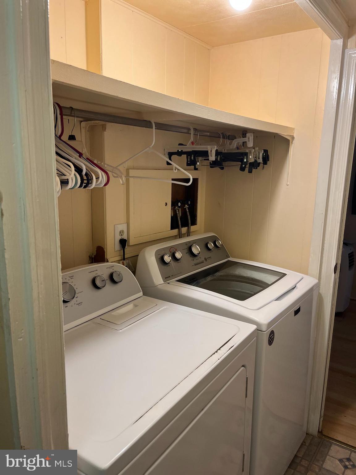 HILLANDALE HOMES - Residential