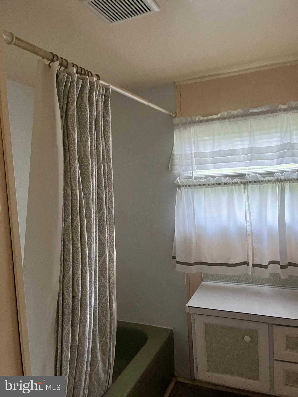 HILLANDALE HOMES - Residential