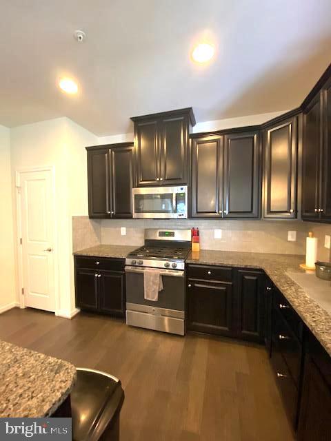 POTOMAC SHORES - Residential Lease