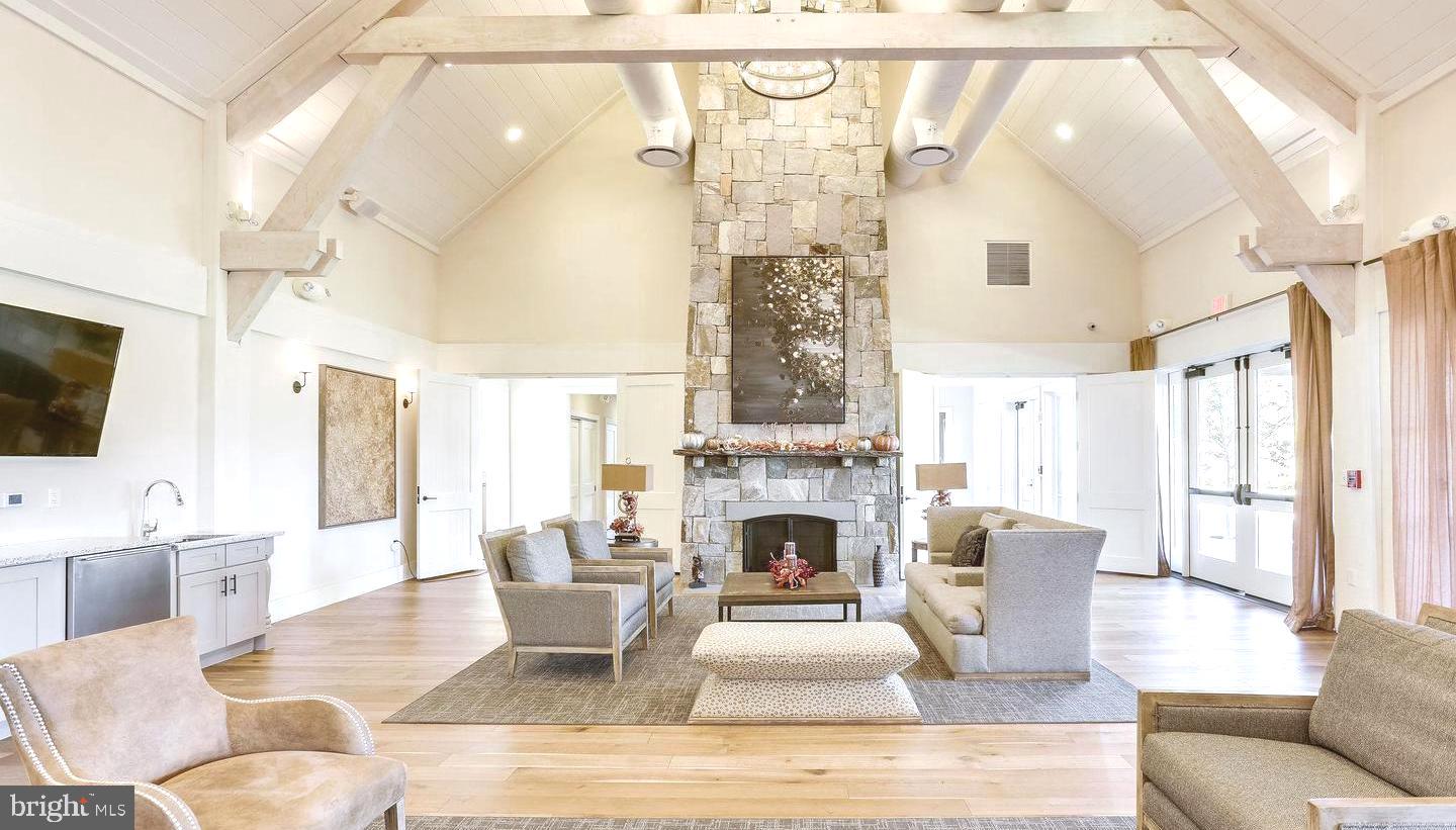 POTOMAC SHORES - Residential Lease