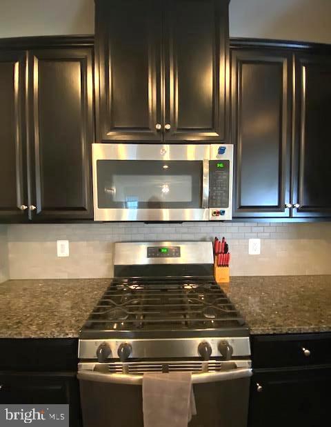 POTOMAC SHORES - Residential Lease