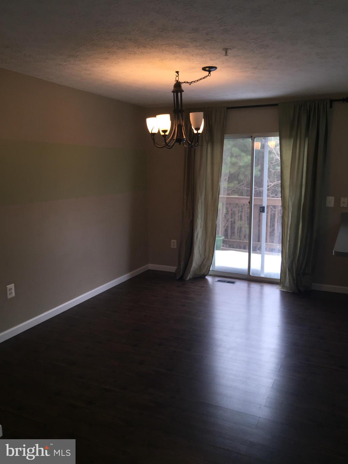 LAUREL GLEN - Residential