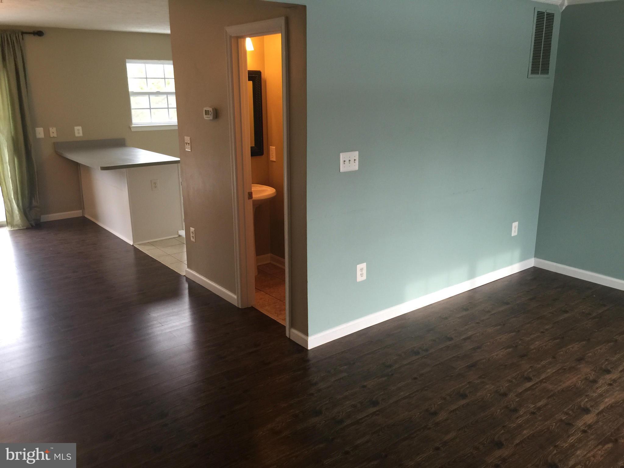 LAUREL GLEN - Residential