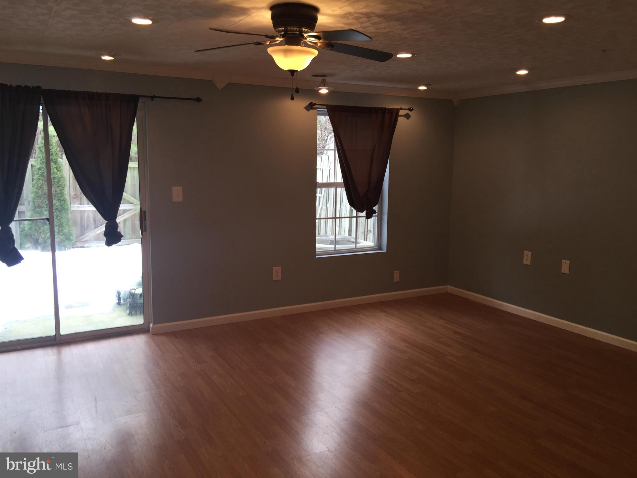 LAUREL GLEN - Residential