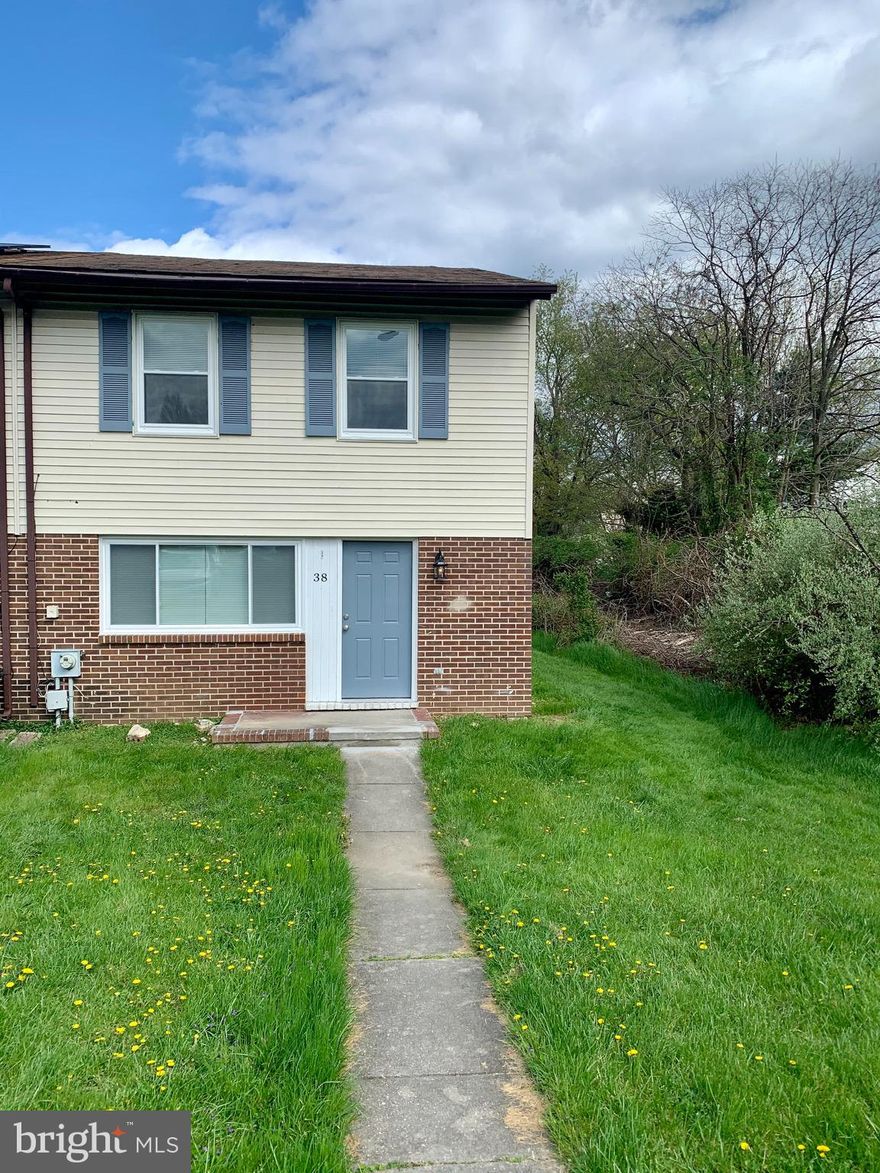 Welcome Home! This fully renovated end unit townhome is ready for a new tenant.  Located just minutes from Newark, and Rte. 40 makes this the perfect location.  Enjoy all new fresh carpet, stainless steel appliances, washer and dryer in unit and a bonus office room on the main level!  The views from the backyard are breathtaking.  Upstairs enjoy large bedrooms with a fully renovated bathroom.  Applications are done on line and $30 per applicant.