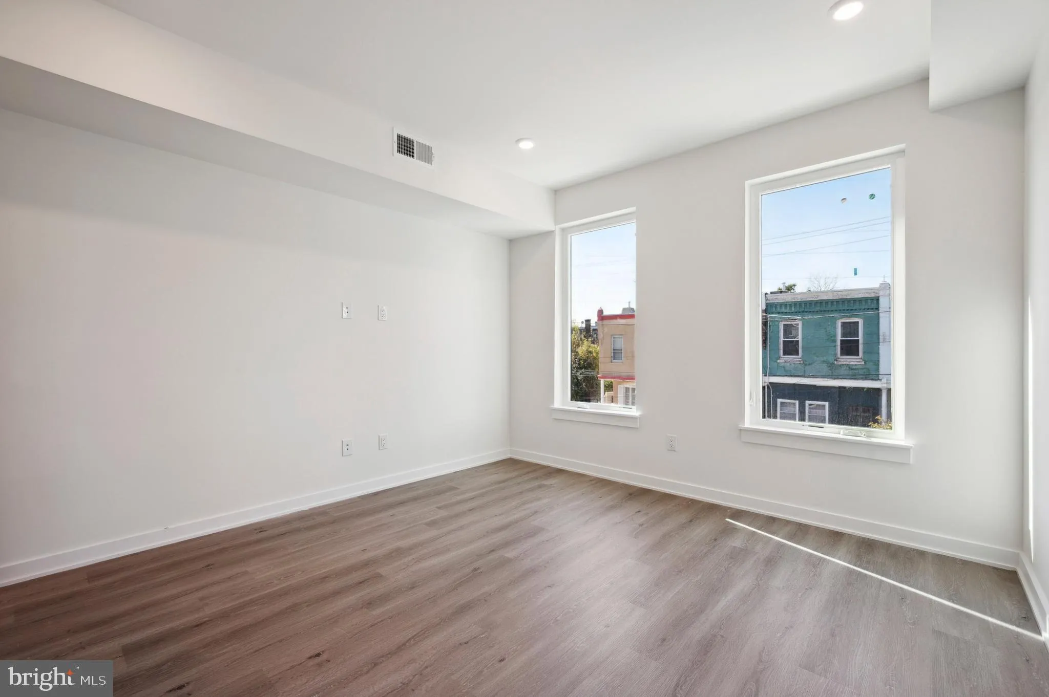 Philadelphia, Pennsylvania 19143, United States, 2 Bedrooms Bedrooms, ,2 BathroomsBathrooms,Residential,Active,28796