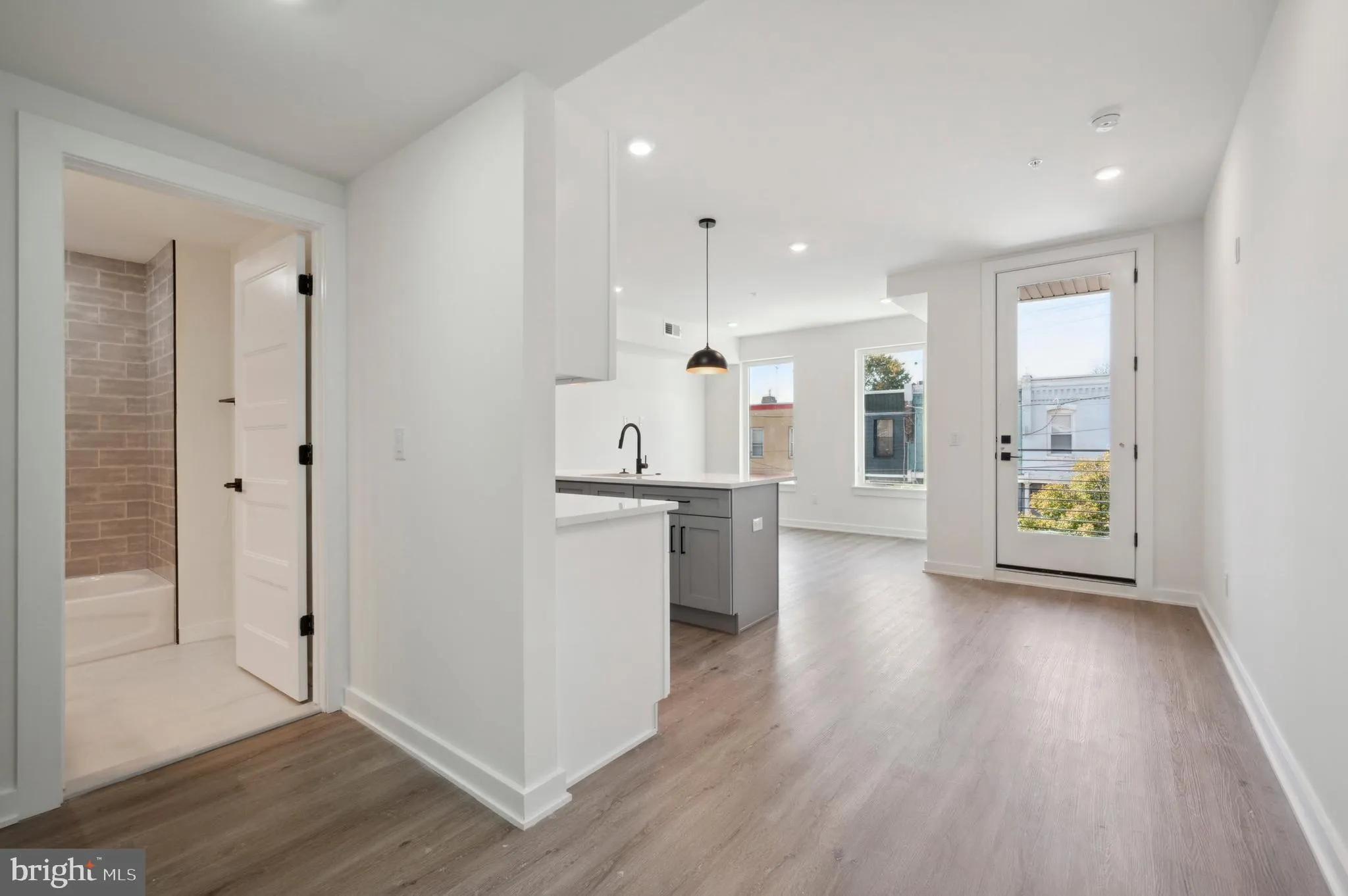 Philadelphia, Pennsylvania 19143, United States, 2 Bedrooms Bedrooms, ,2 BathroomsBathrooms,Residential,Active,28796