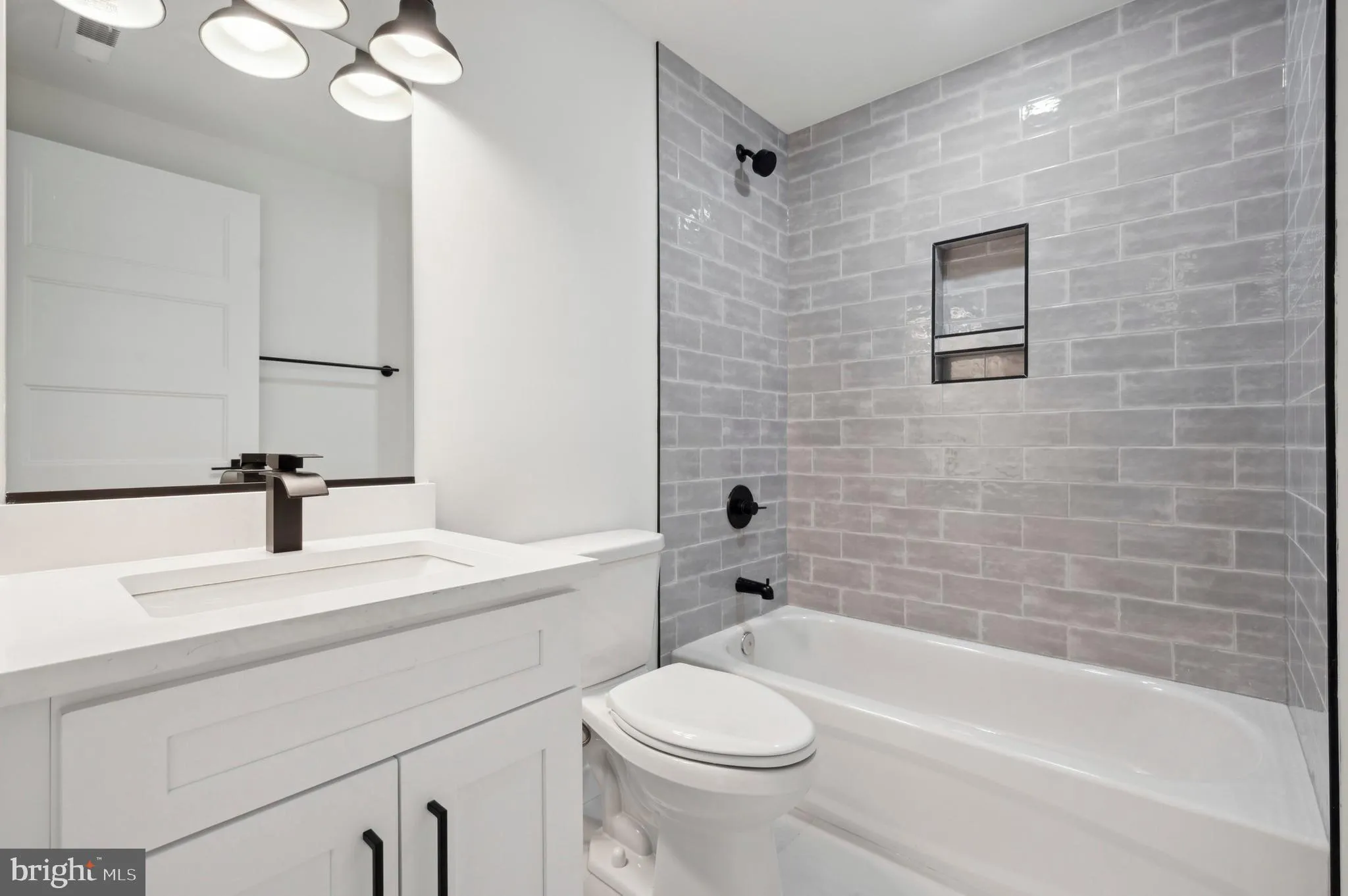 Philadelphia, Pennsylvania 19143, United States, 2 Bedrooms Bedrooms, ,2 BathroomsBathrooms,Residential,Active,28796