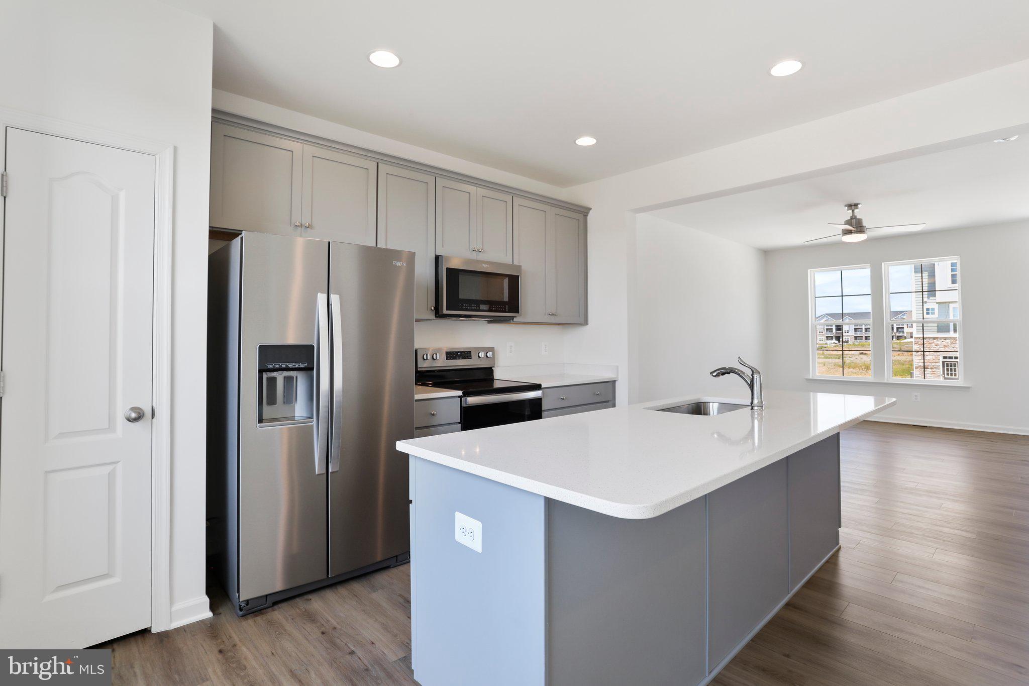 OVERLOOK AT RIVERSIDE TOWNHOMES - Residential Lease