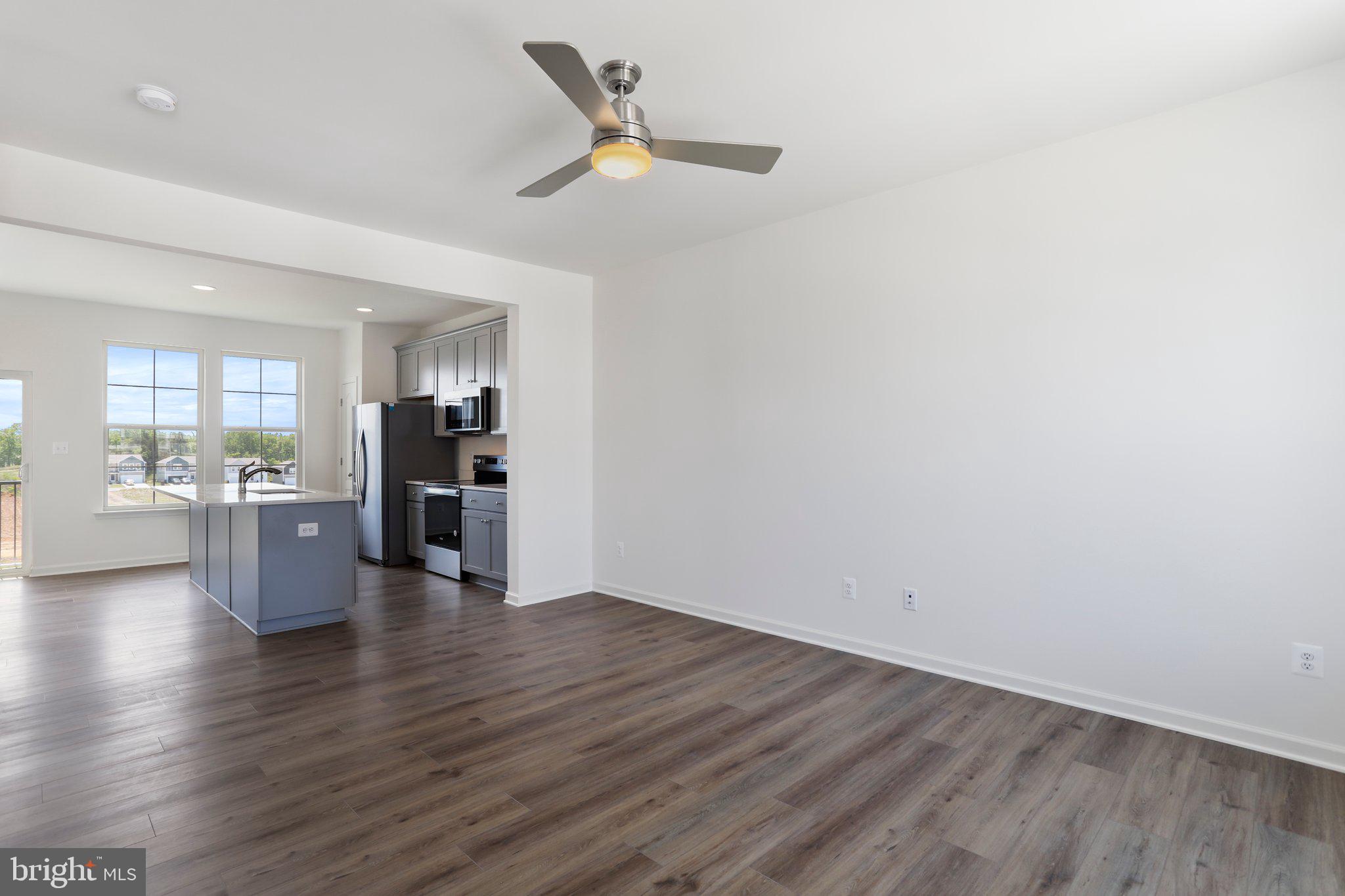 OVERLOOK AT RIVERSIDE TOWNHOMES - Residential Lease