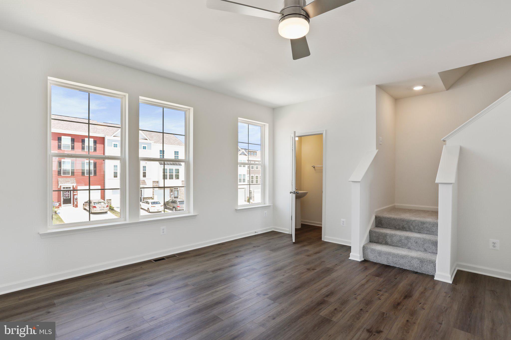 OVERLOOK AT RIVERSIDE TOWNHOMES - Residential Lease