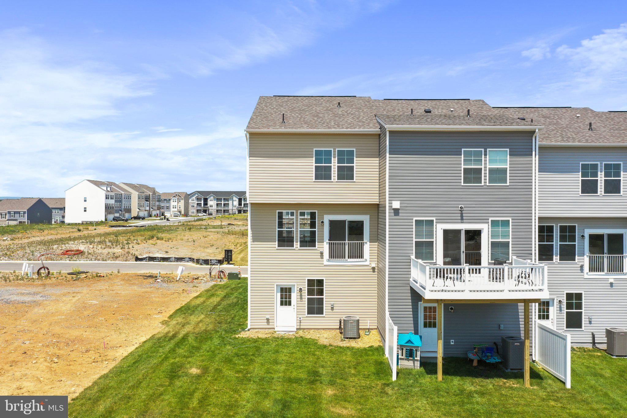 OVERLOOK AT RIVERSIDE TOWNHOMES - Residential Lease