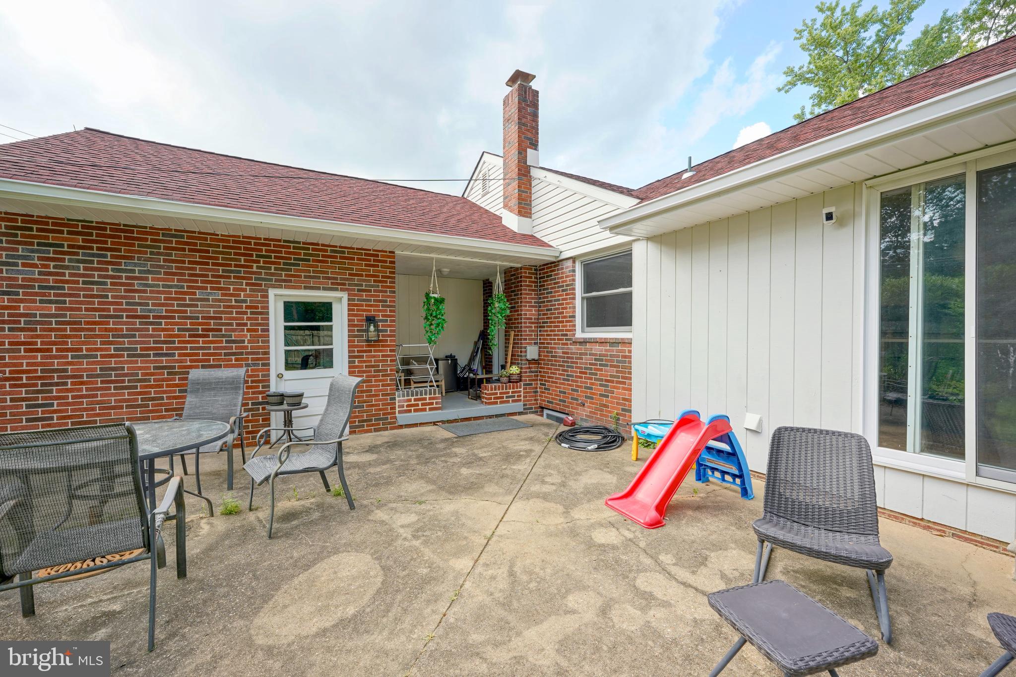 11 LAKEVILLA DRIVE