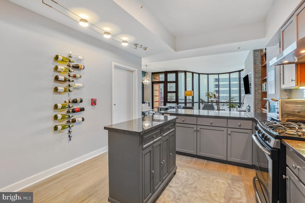 1117 10TH STREET NW W8