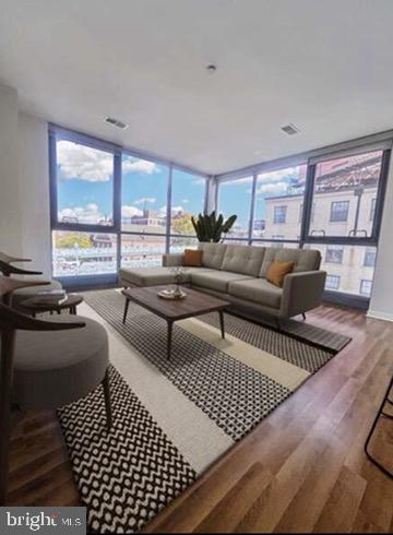 401 N RACE STREET 119