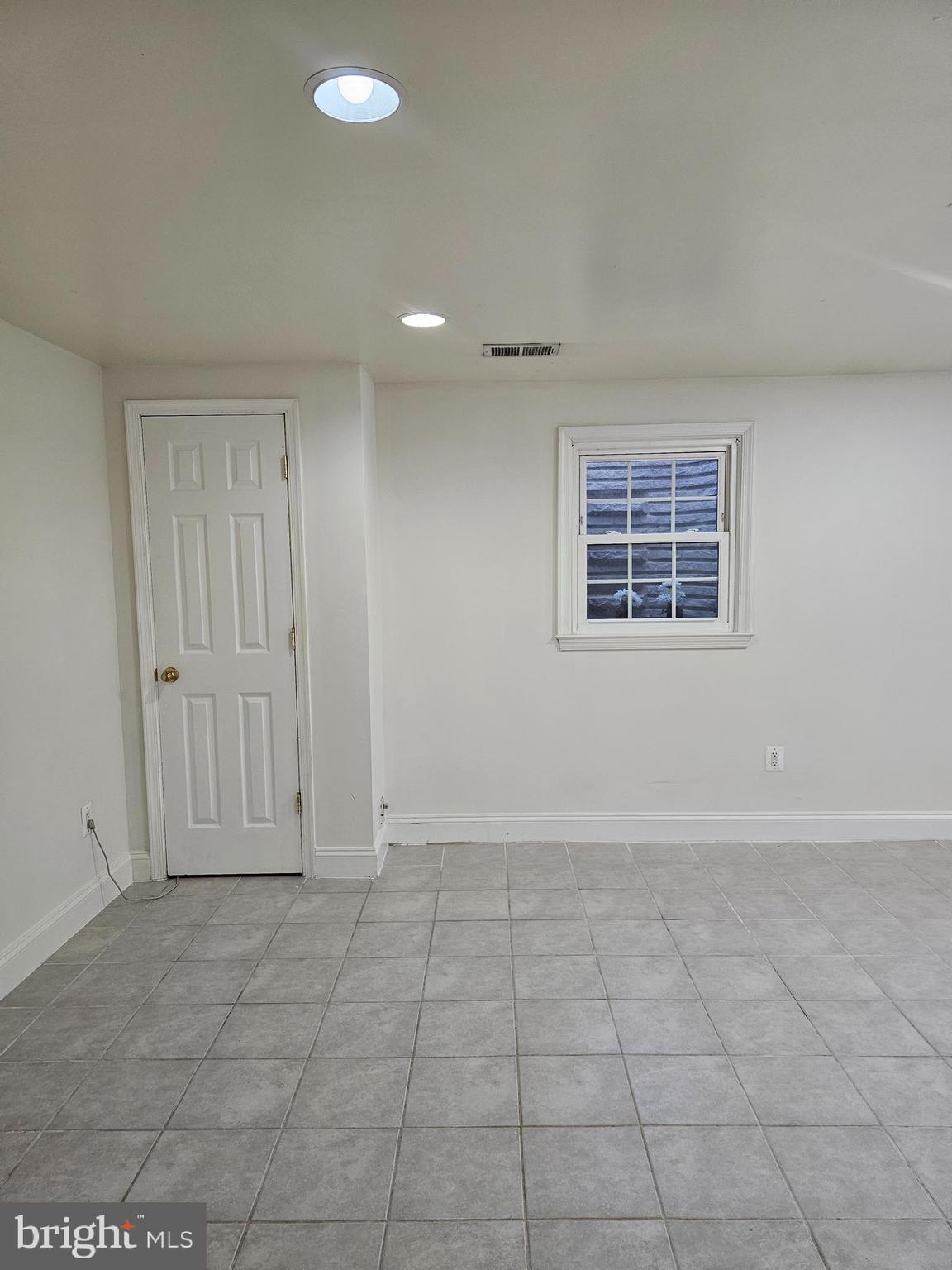 LAKE BRADDOCK - Residential Lease