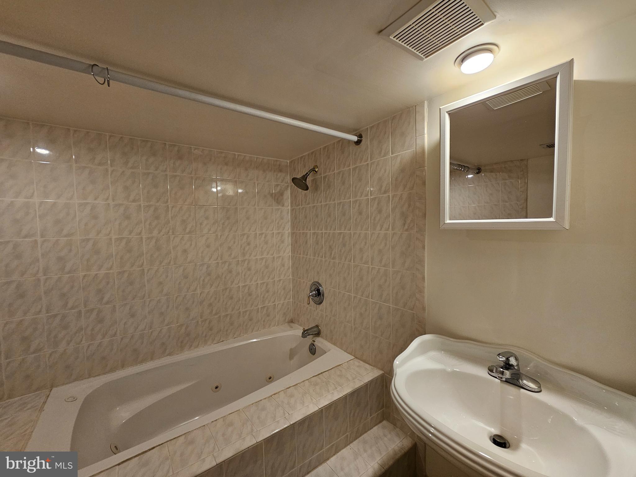 LAKE BRADDOCK - Residential Lease