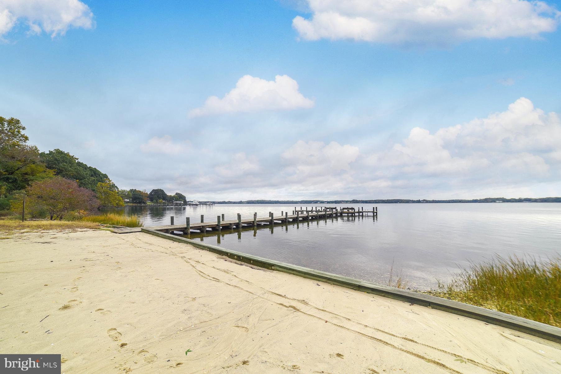 BRETON BAY ESTATES - Residential