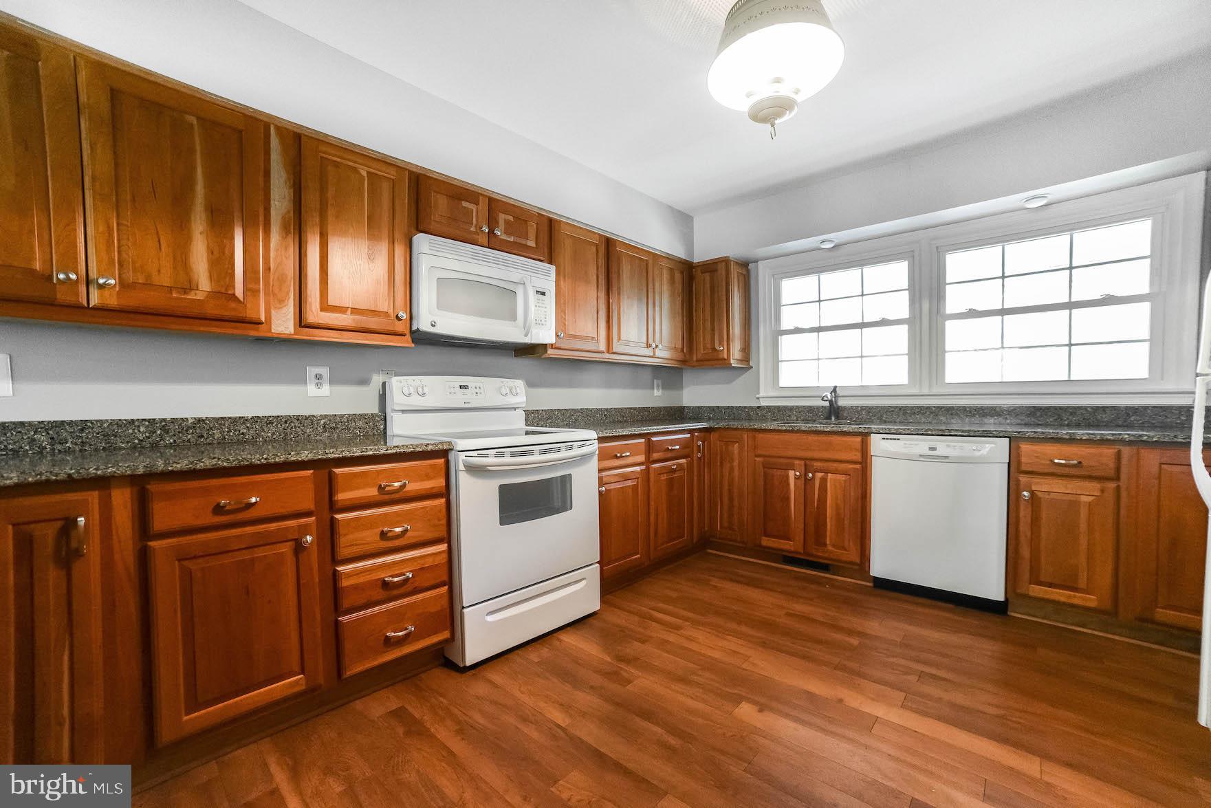 BRETON BAY ESTATES - Residential