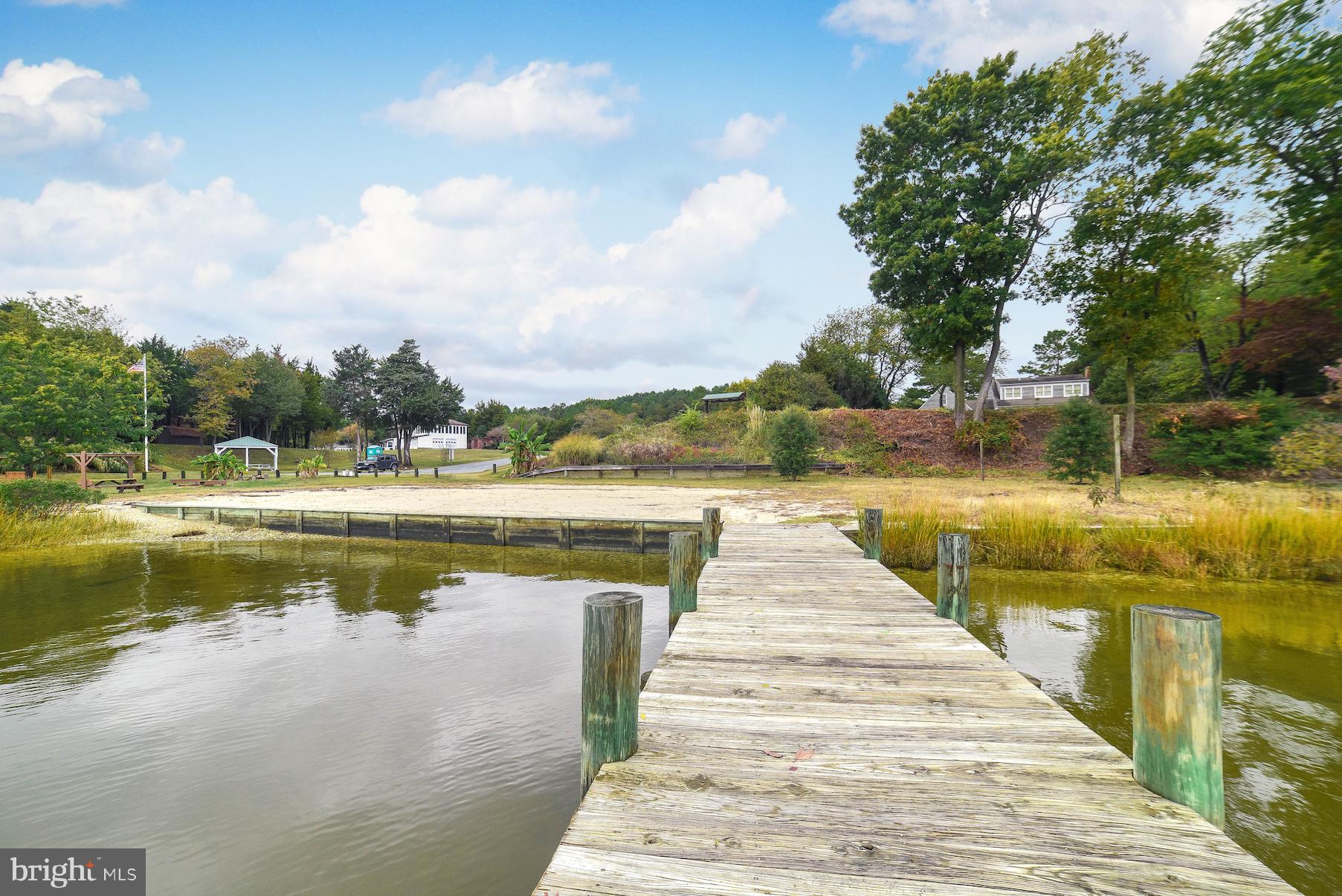 BRETON BAY ESTATES - Residential