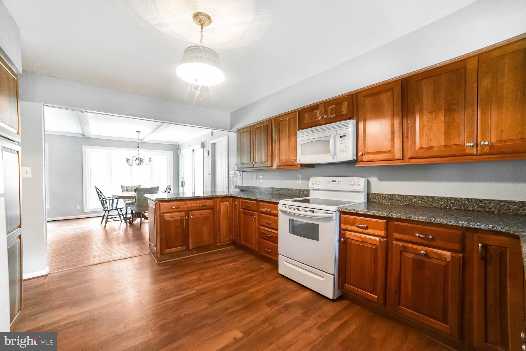 BRETON BAY ESTATES - Residential