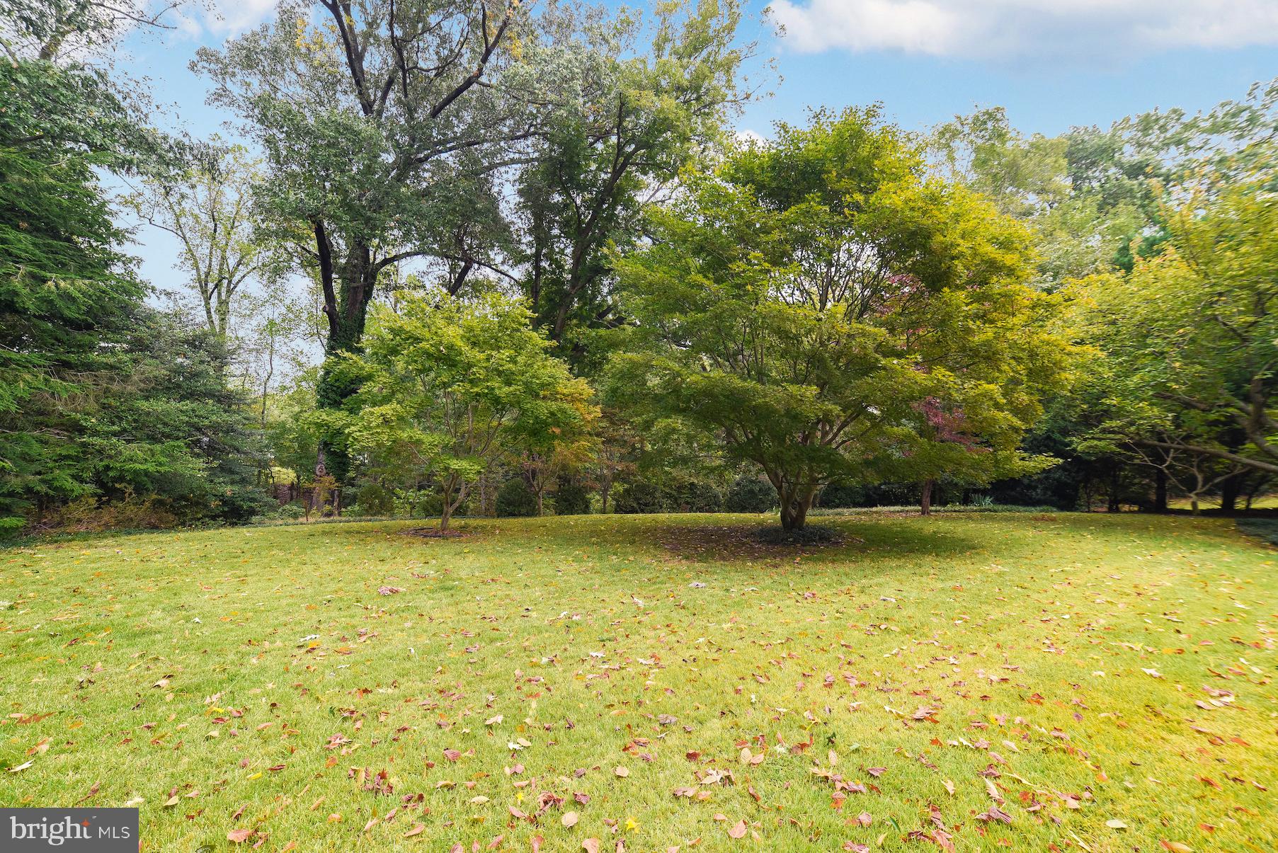 BRETON BAY ESTATES - Residential