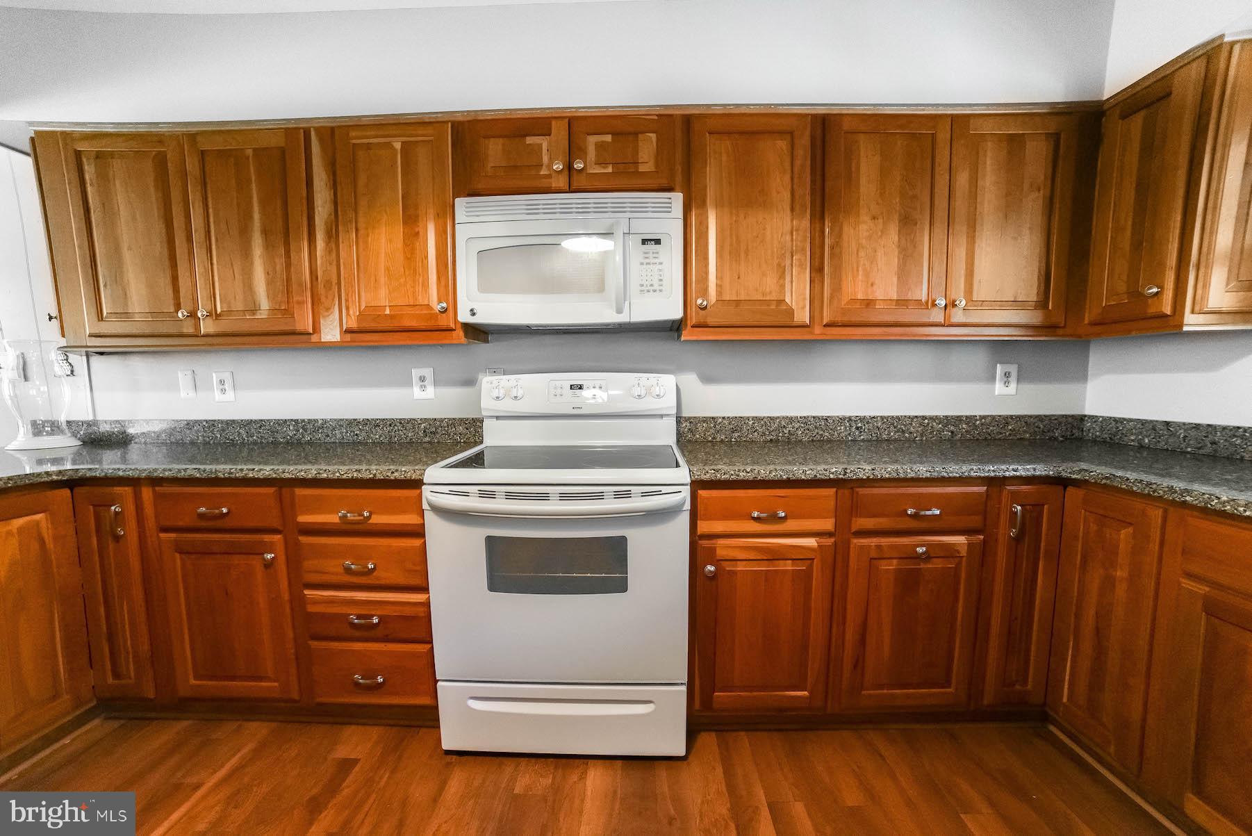 BRETON BAY ESTATES - Residential