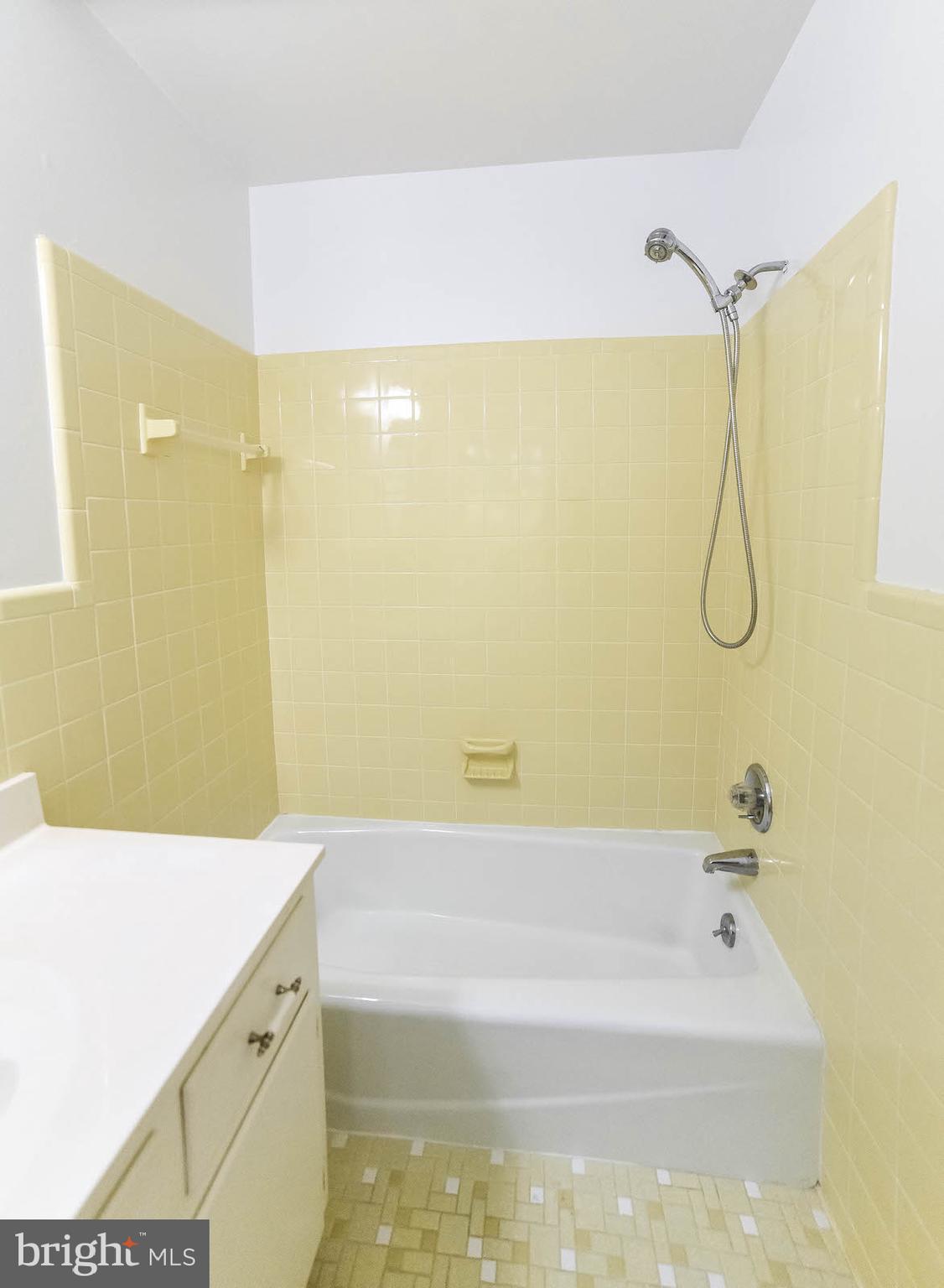 BRETON BAY ESTATES - Residential