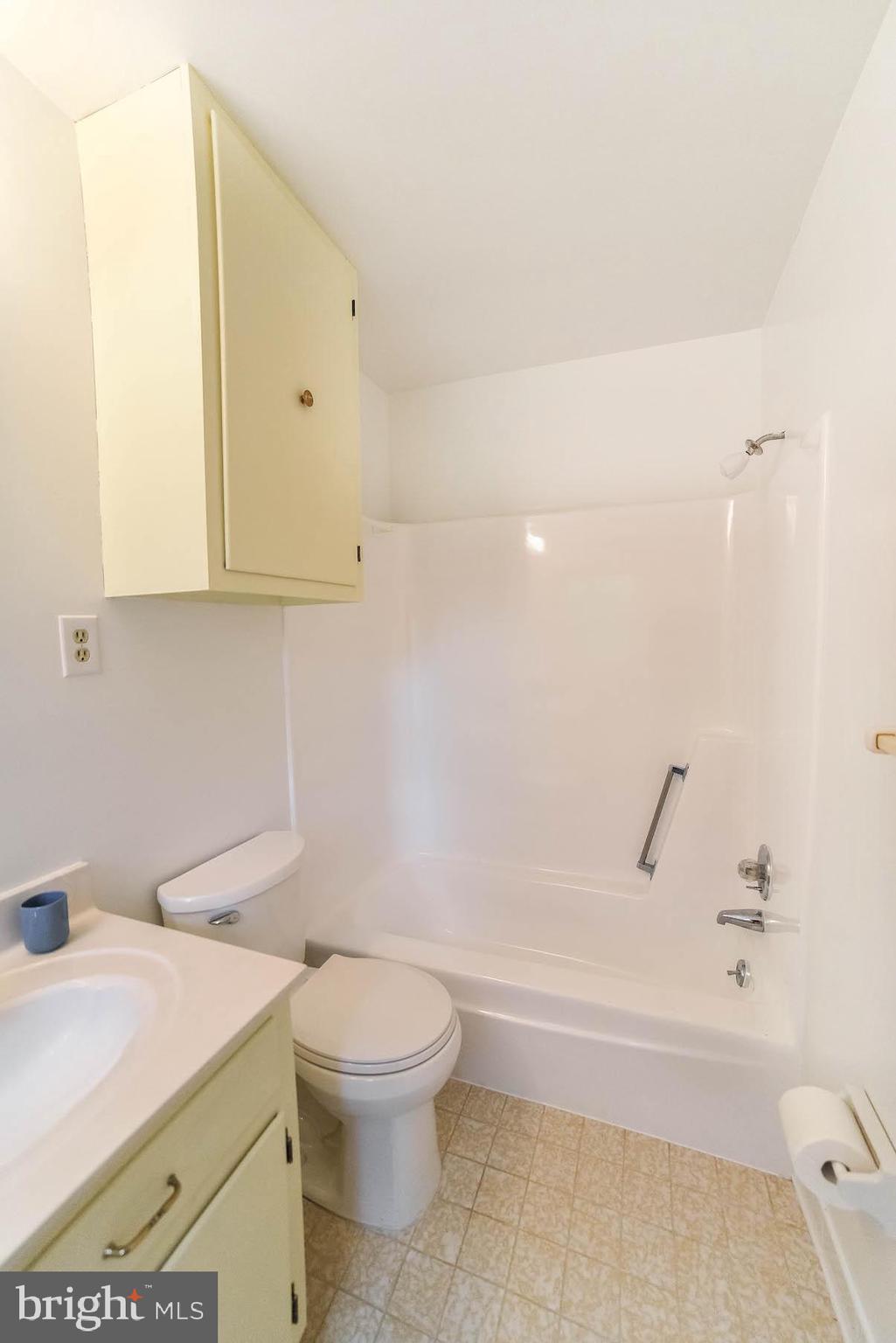 BRETON BAY ESTATES - Residential