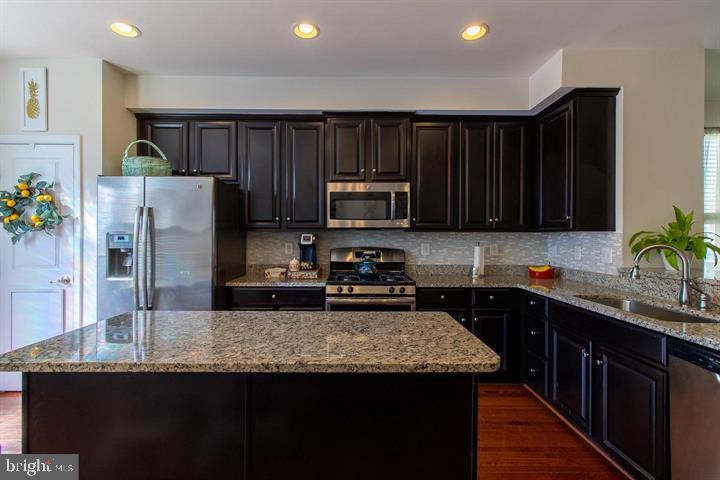 CREEKSIDE VILLAGE - Residential Lease