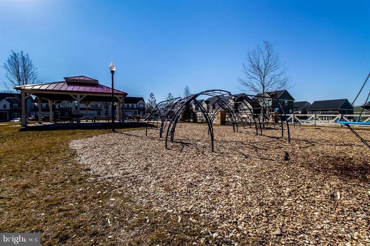 CREEKSIDE VILLAGE - Residential Lease