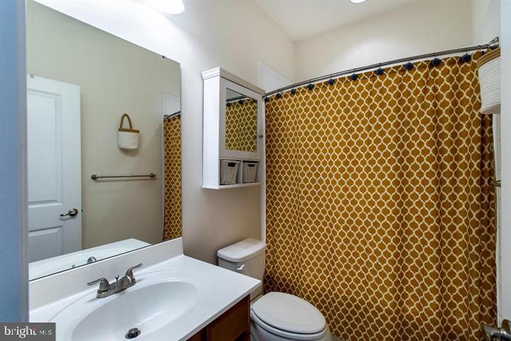 CREEKSIDE VILLAGE - Residential Lease